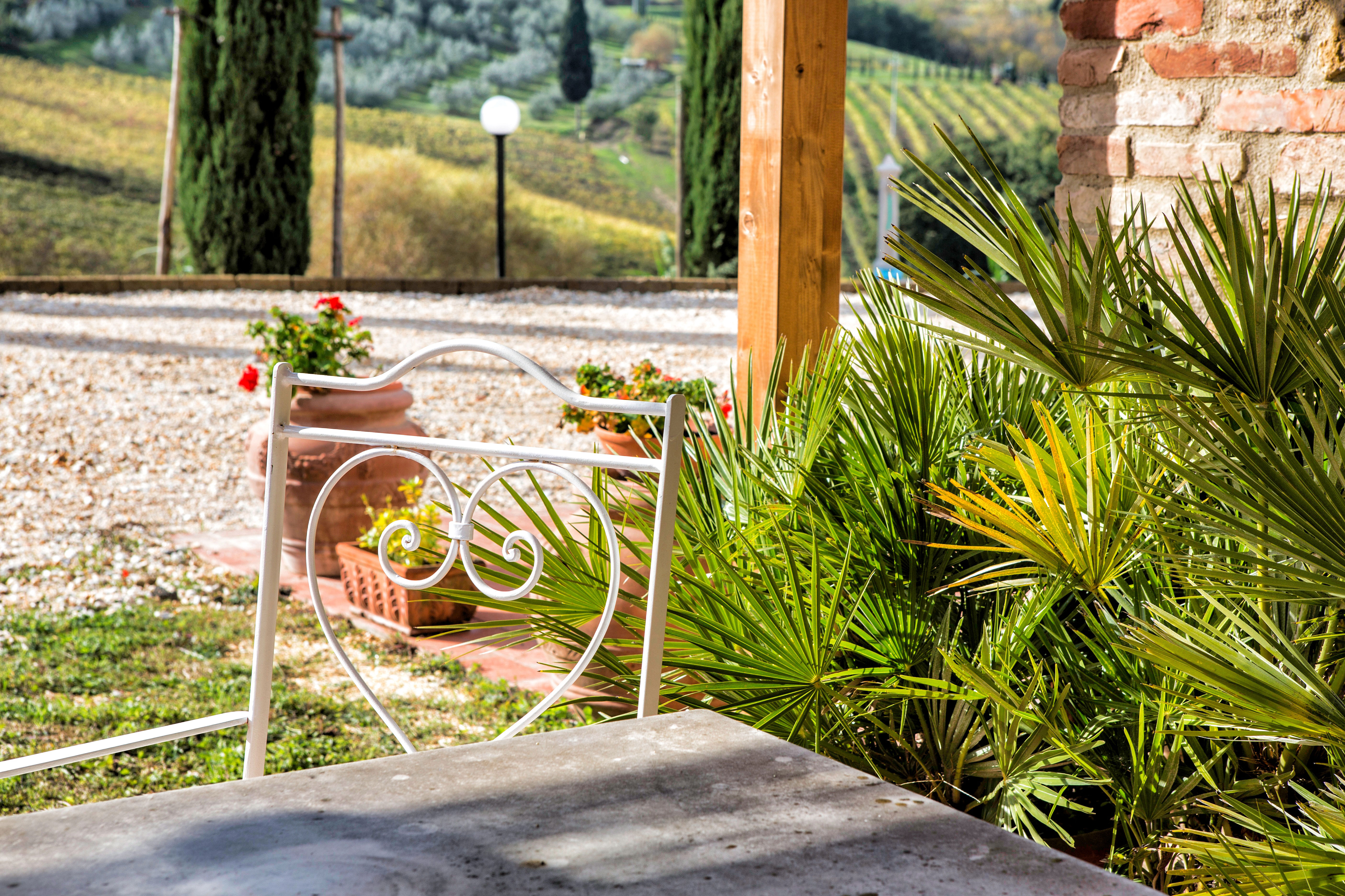 Bagno con doccia davanti finestra – triseb
